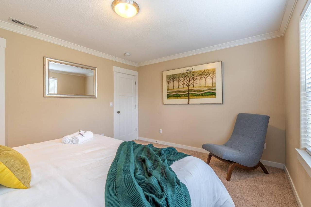 Modern Home, Four Bedrooms, King Beds Tigard Zewnętrze zdjęcie