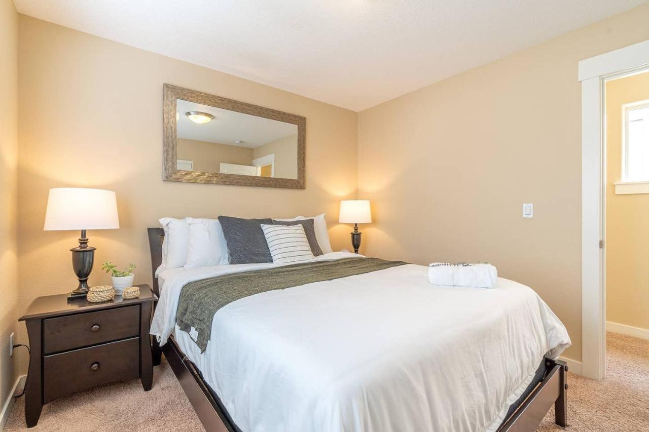Modern Home, Four Bedrooms, King Beds Tigard Zewnętrze zdjęcie