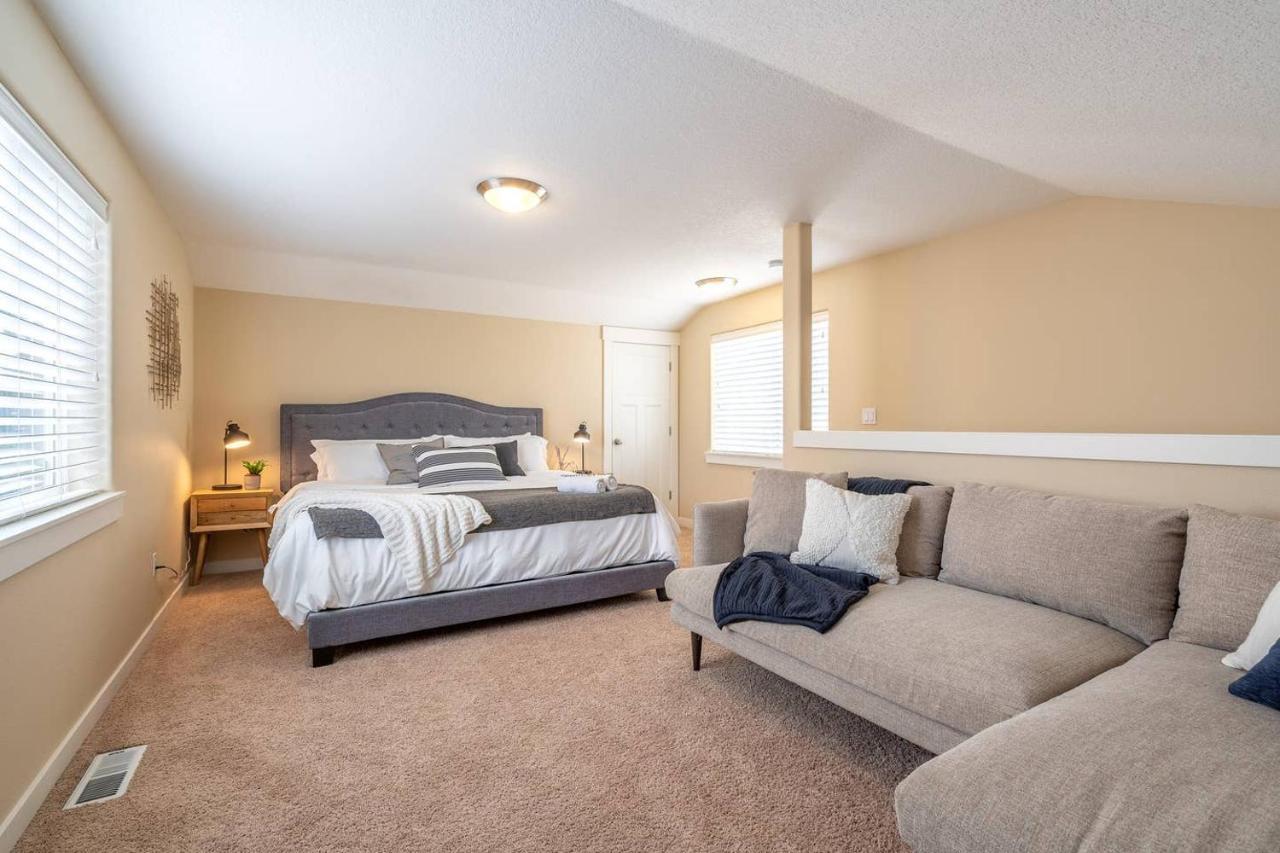 Modern Home, Four Bedrooms, King Beds Tigard Zewnętrze zdjęcie